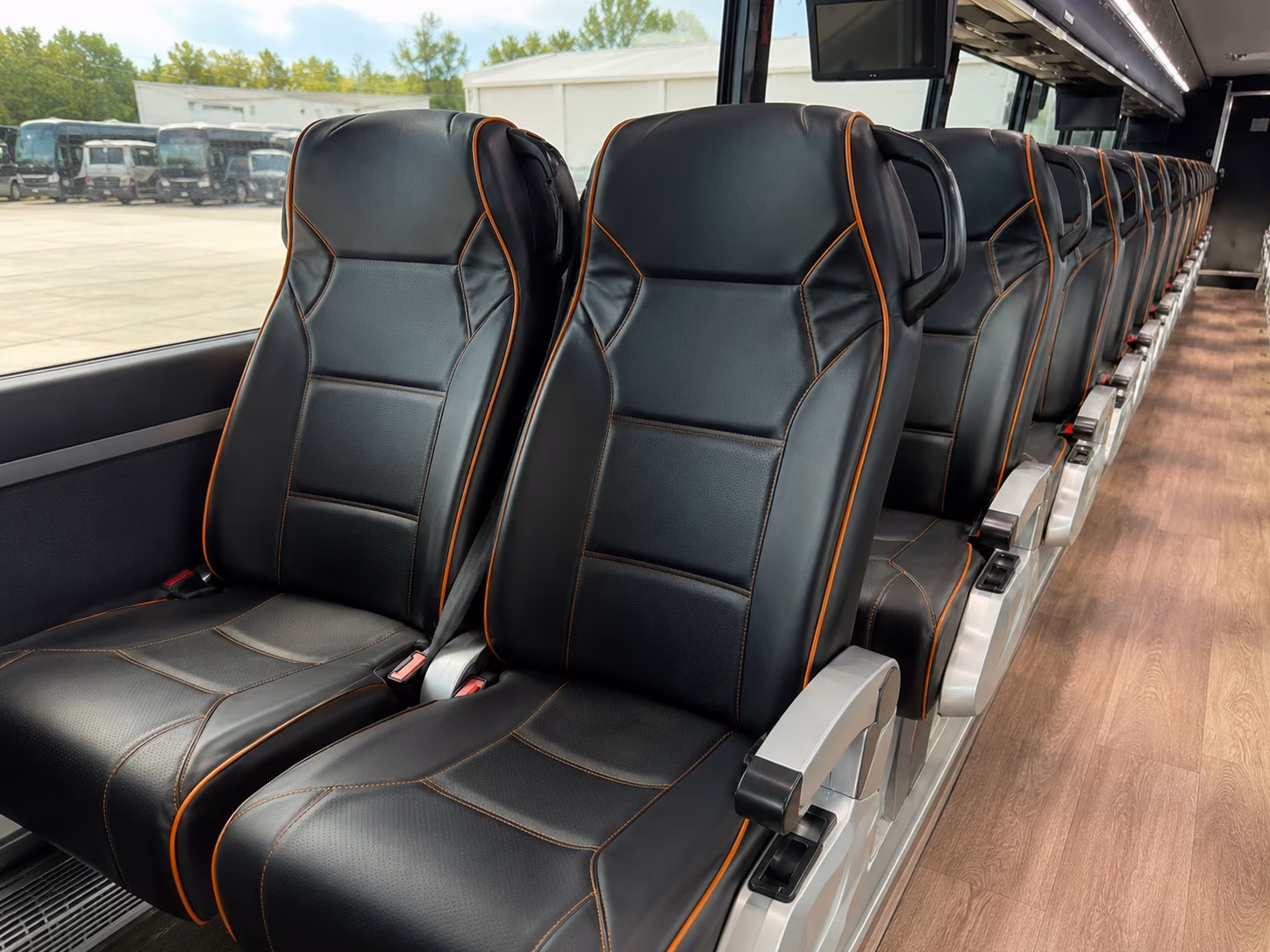 minibus rentals for smaller prom groups in pittsburg