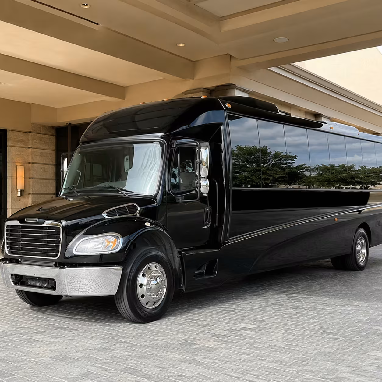 pittsburg 28 passenger minibus rental